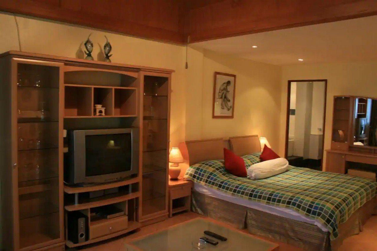 Aquarius Gay Guesthouse & Sauna Patong Exterior photo
