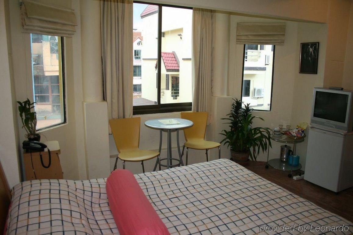 Aquarius Gay Guesthouse & Sauna Patong Room photo